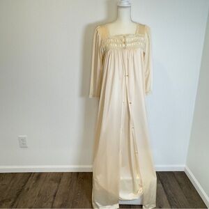 Vintage Lorraine Cream Nightgown and Robe set, size Medium